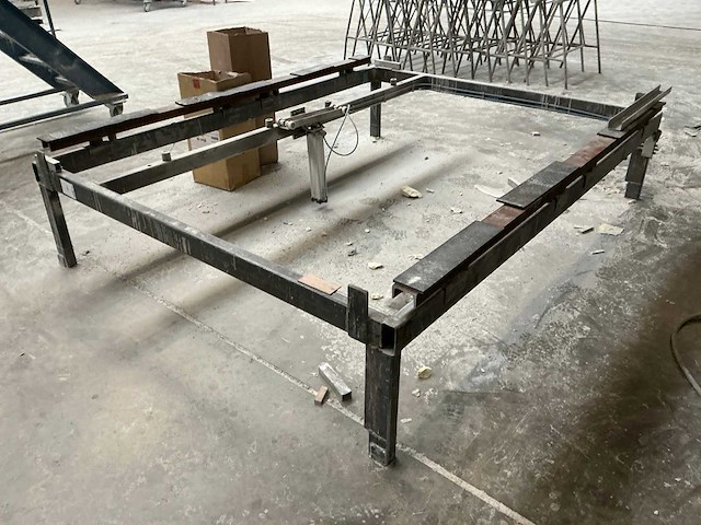 Profiel stalen werktafel met pneumatische hefunit - afbeelding 2 van  5