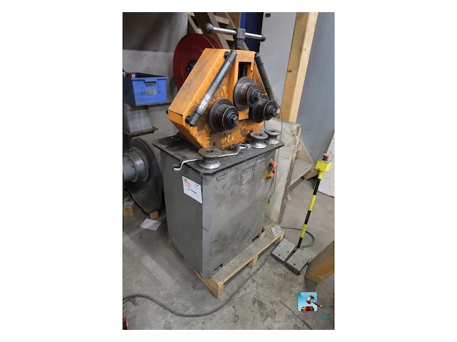 Profielbuigmachine - afbeelding 1 van  8
