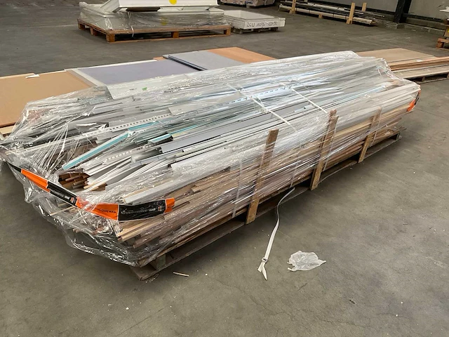Profielen en latten - afbeelding 1 van  8