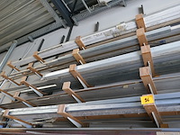 Profielen en stud + houten rek - afbeelding 1 van  3