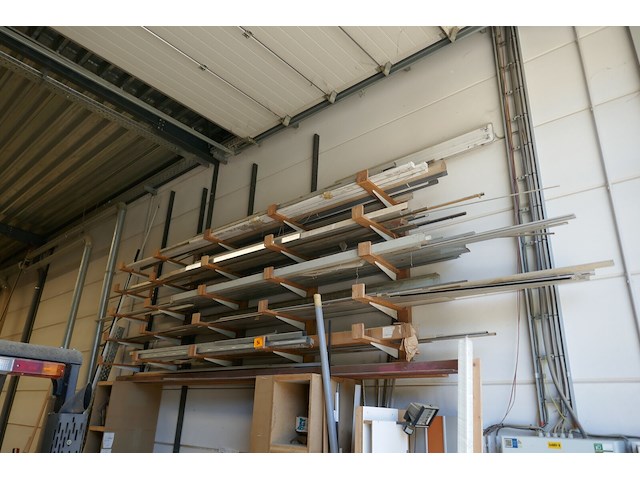 Profielen en stud + houten rek - afbeelding 3 van  3