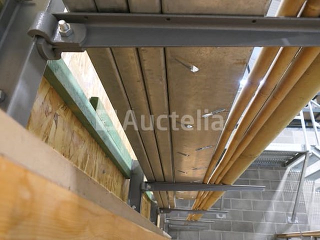 Profielen voor gegalvaniseerde trapbeenbanen - afbeelding 1 van  4