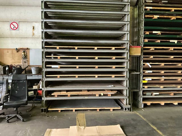 Profielstalen stelling met inhoud - afbeelding 2 van  5