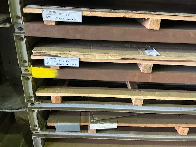 Profielstalen stelling met inhoud - afbeelding 3 van  6