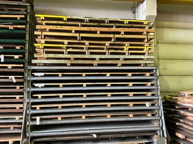 Profielstalen stelling met inhoud - afbeelding 1 van  7