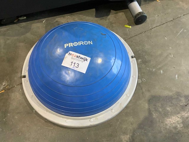 Proiron bosu ball krachtstation - afbeelding 1 van  2