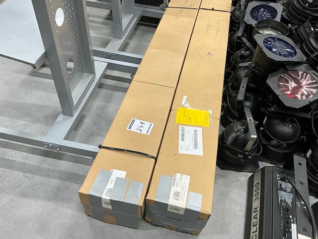 Projecta elektrisch inbouw projectiescherm - afbeelding 2 van  3