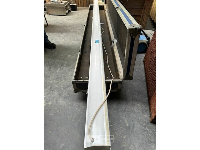 Projectiescherm afm l400 cm met afstandsbediening - afbeelding 1 van  3