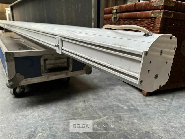 Projectiescherm afm l400 cm met afstandsbediening - afbeelding 3 van  3