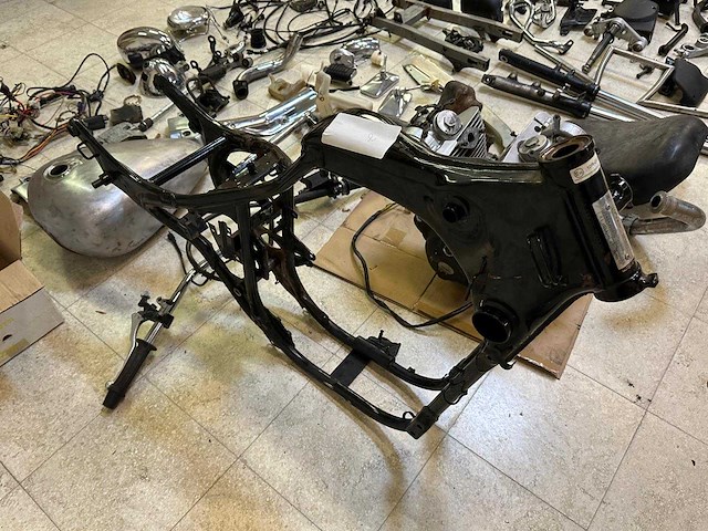 Projectmotor (in onderdelen) - yamaha virago 125cc - afbeelding 14 van  20