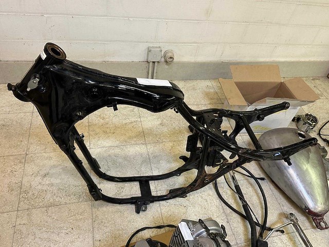 Projectmotor (in onderdelen) - yamaha virago 125cc - afbeelding 16 van  20