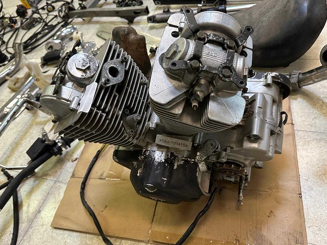 Projectmotor (in onderdelen) - yamaha virago 125cc - afbeelding 17 van  20
