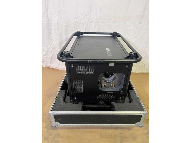 Projector barco hdx-w14 14k - needs service - afbeelding 1 van  6