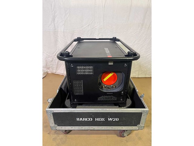 Projector barco hdx-w20 flex - needs service - afbeelding 2 van  7