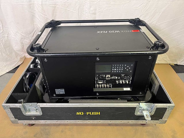 Projector barco hdx-w20 flex - needs service - afbeelding 3 van  7
