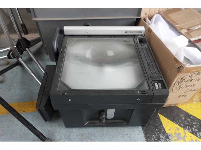 Projector geha- werke - afbeelding 4 van  10