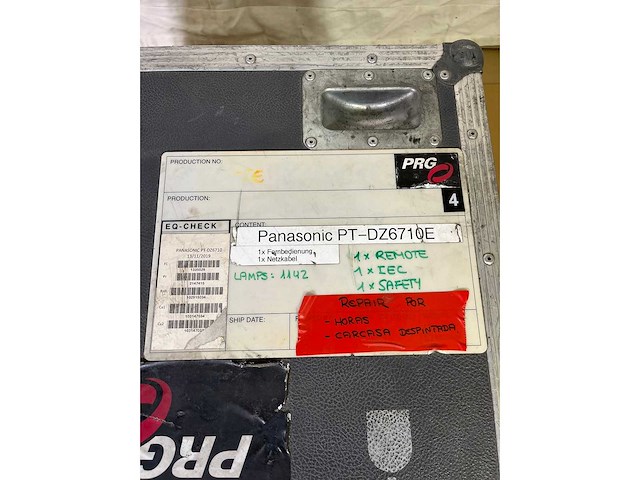 Projector panasonic pt-dz6710e - needs service - afbeelding 4 van  4