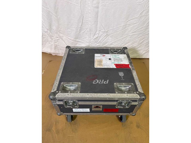 Projector panasonic pt-dz6710e - needs service - afbeelding 6 van  7