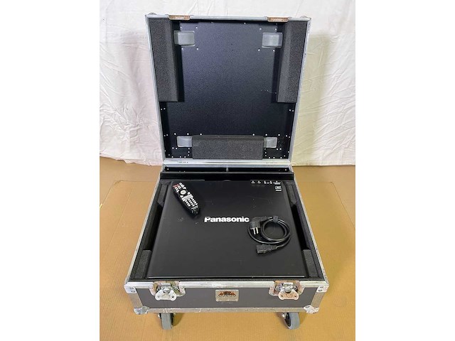 Projector panasonic pt-dz6710e - afbeelding 2 van  3