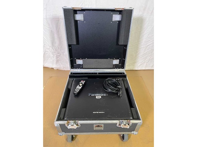 Projector panasonic pt-dz6710e - afbeelding 5 van  6
