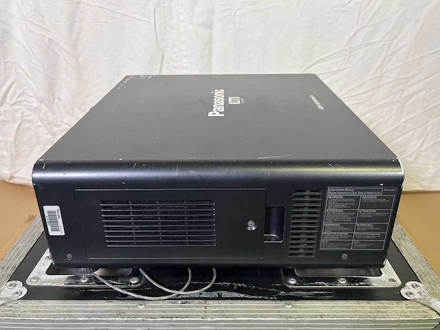Projector panasonic pt-dz6710e - afbeelding 3 van  3