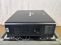 Projector panasonic pt-dz6710e - afbeelding 4 van  6