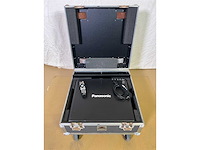 Projector panasonic pt-dz6710e - afbeelding 5 van  6