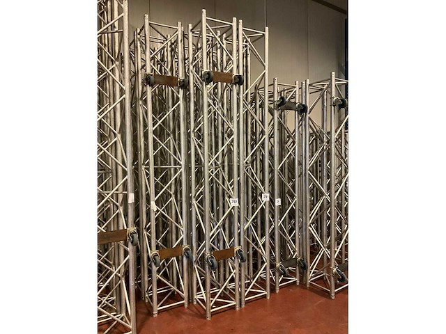 Prolyte h40v 300 truss (4x) - afbeelding 1 van  1