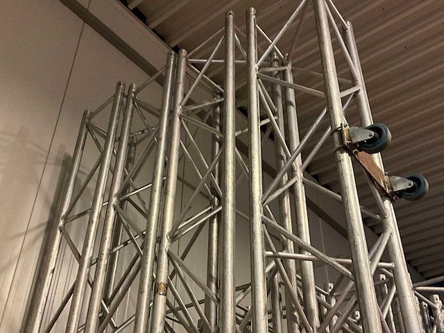 Prolyte h40v 400 truss (4x) - afbeelding 1 van  2