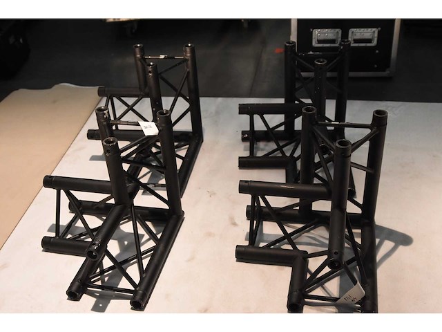 Prolyte/protruss - h/x30d c012 black - aluminium trusses (4x) - afbeelding 1 van  1