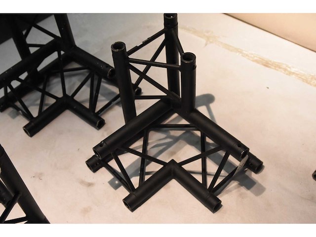 Prolyte/protruss - h/x30d c013 black - aluminium trusse (5x) - afbeelding 1 van  1