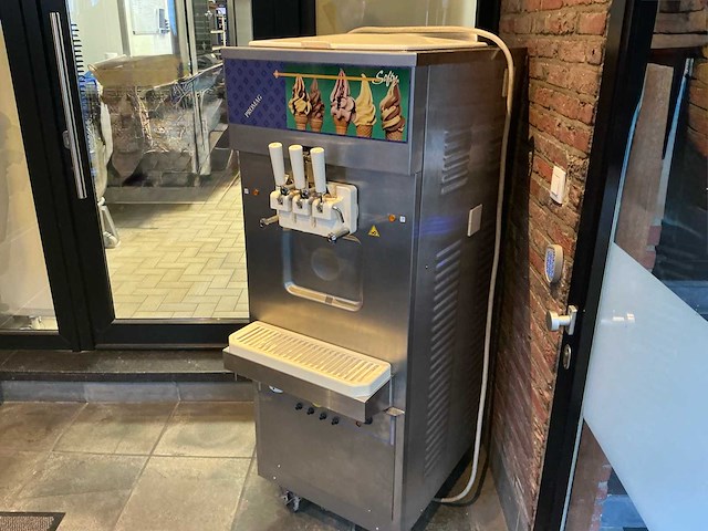 Promag softijsmachine ic3723 ijsmachine - afbeelding 2 van  6