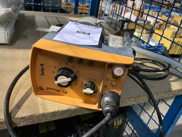 Prominent beta 4 doseerpomp - afbeelding 1 van  3