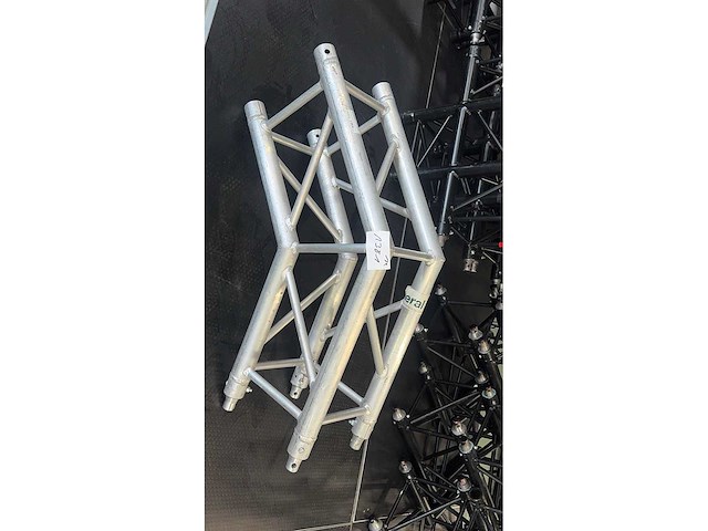 Protruss s31 corner 135° sq30 - afbeelding 1 van  1