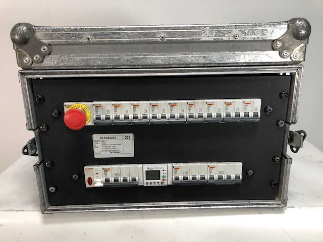 Psu cee 63 a cee32 // cee32m // schuko + flightcase - afbeelding 2 van  3