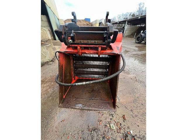 Puin zeefbak graafmachine cw40 ( werkend) - afbeelding 1 van  3