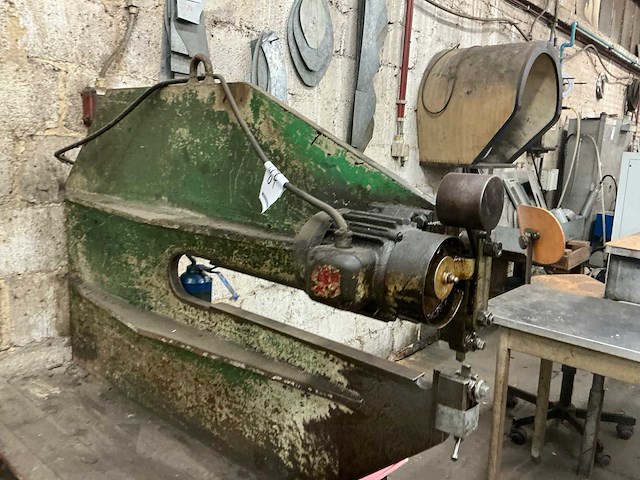 Pullmax al2072 oude knabbelschaarmachine - afbeelding 4 van  5