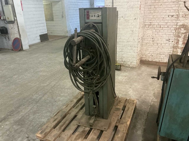 Puntlasmachine - afbeelding 1 van  5