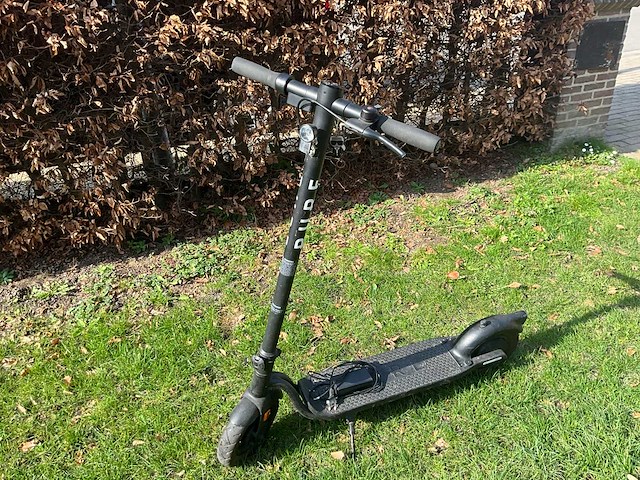 Pure electric pure air electrische step - afbeelding 1 van  7