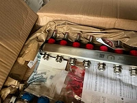 Purmo radson rvs vloerverwarming verdeler (9 circuits) - afbeelding 2 van  5