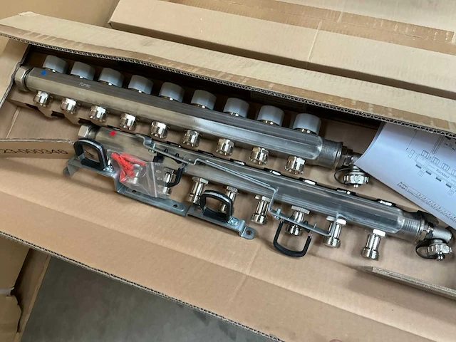 Purmo rvs vloerverwarming verdeler (9 circuits) (2x) - afbeelding 1 van  5