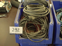 Pvc bak inhoudende elektrakabel - afbeelding 1 van  1
