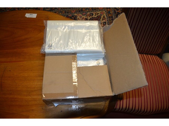 Pvc bak met platte schroevendraaiers, doos met 100 paklijstenenveloppen, 2-delige pvc vakken kist keter gevuld met moeren en bouten - afbeelding 8 van  10