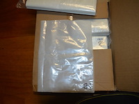 Pvc bak met platte schroevendraaiers, doos met 100 paklijstenenveloppen, 2-delige pvc vakken kist keter gevuld met moeren en bouten - afbeelding 9 van  10