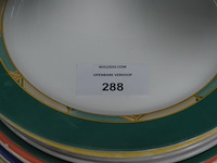 Pvc bak met porseleinen potjes, kartonnen doos met kommen en borden, 18 vierkante borden, 11 pasta borden, 6 rechthoekige borden, 13 ronde bordjes (6,16,23,24,25,26) - afbeelding 9 van  11