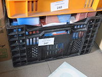 Pvc box met ca. 100 doosjes kopspelden inox - afbeelding 4 van  5