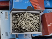 Pvc box met ca. 45 doosjes kopspelden inox - afbeelding 3 van  5