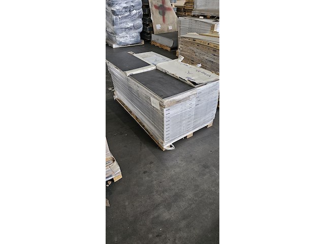 Pvc click geïntegreerd ondervloer 100m² - afbeelding 4 van  5