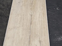 Pvc click geïntegreerd ondervloer 107m² - afbeelding 2 van  5