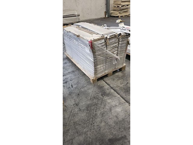 Pvc click geïntegreerd ondervloer 107m² - afbeelding 4 van  5